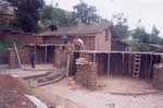 Construción de una casa típica de la zona